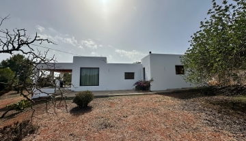 Resa Estates Ibiza finca te te koop for sale santa Gertrudis 4.jpg